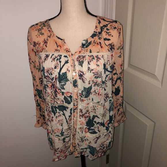 Lucky Brand Tops - Lucky Brand peach white floral blouse 👚 M